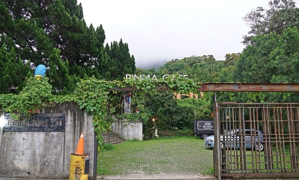 Binma Area 134 綠樹環抱的庭園入口，藏身山林間的玻璃屋咖啡